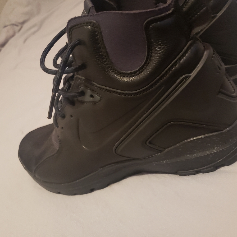 Nike Roche Sneaker Boots sz 8.5